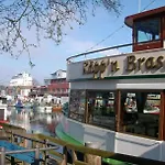Birnbom Warnemuende ゲストハウス