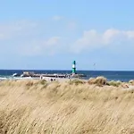 Birnbom Warnemuende ゲストハウス 3*