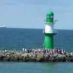 Birnbom Warnemuende 3* ロストック
