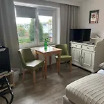 Birnbom Warnemuende ゲストハウス