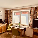 Πανσιόν Birnbom Warnemuende 3*