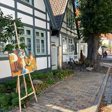 Birnbom Warnemuende بيت ضيافة 3*