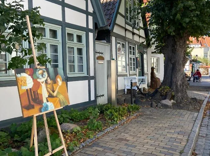 Birnbom Warnemuende ゲストハウス 3*